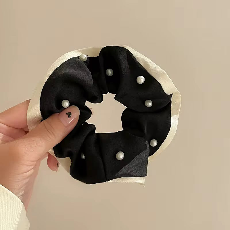 Pearl Scrunchie