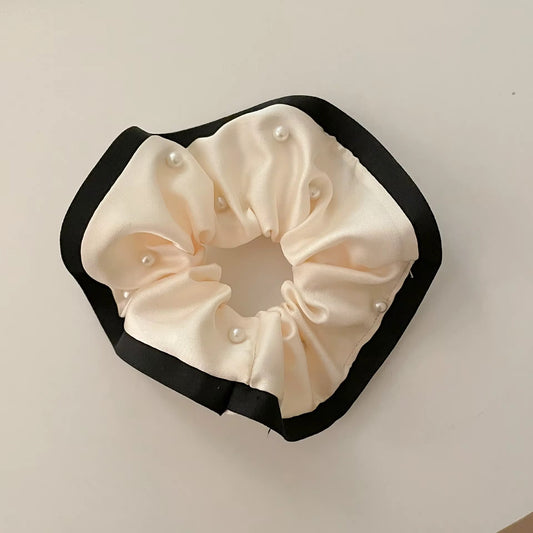 Pearl Scrunchie