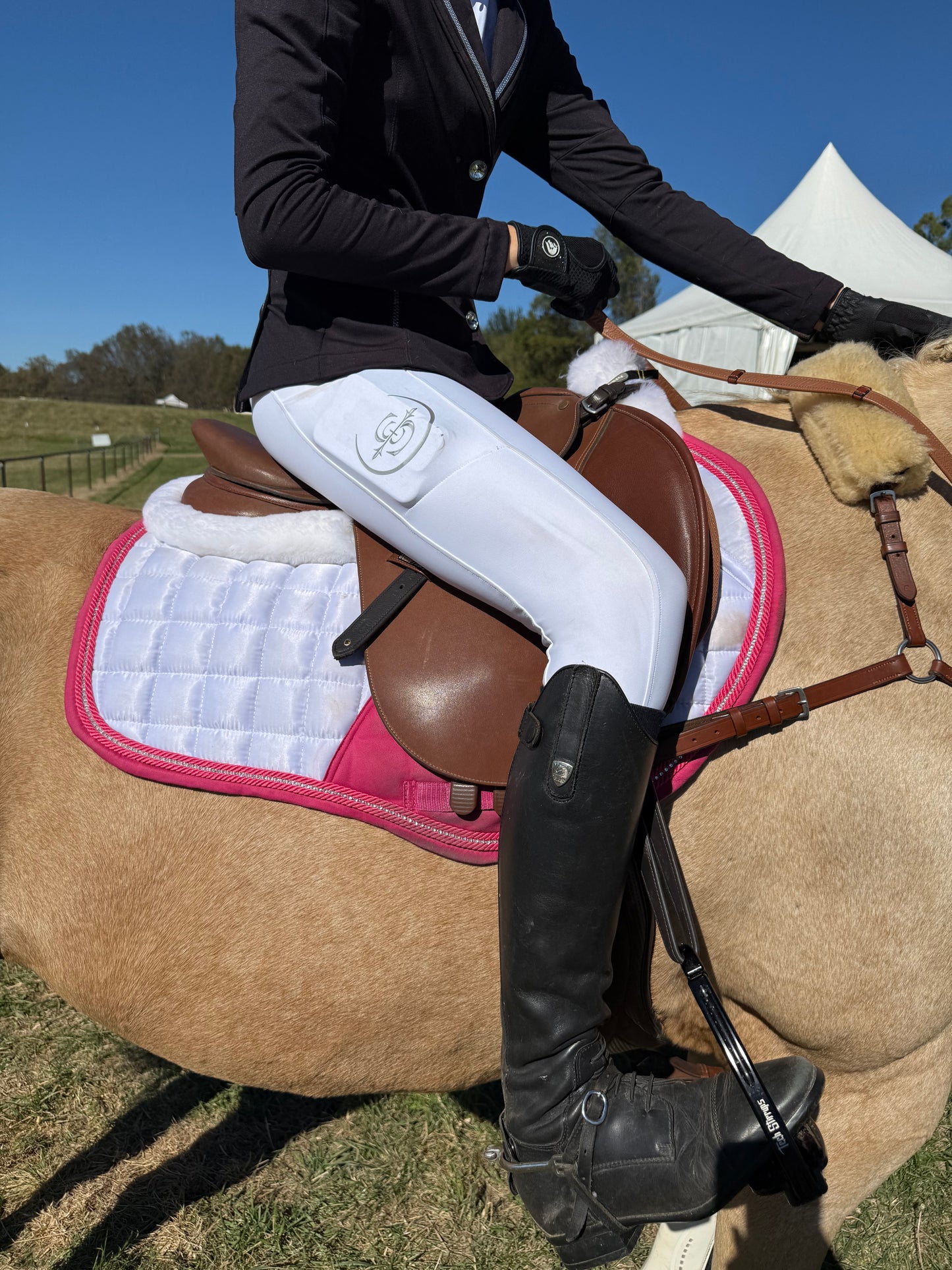 Colour Pop White deluxe satin saddle pad
