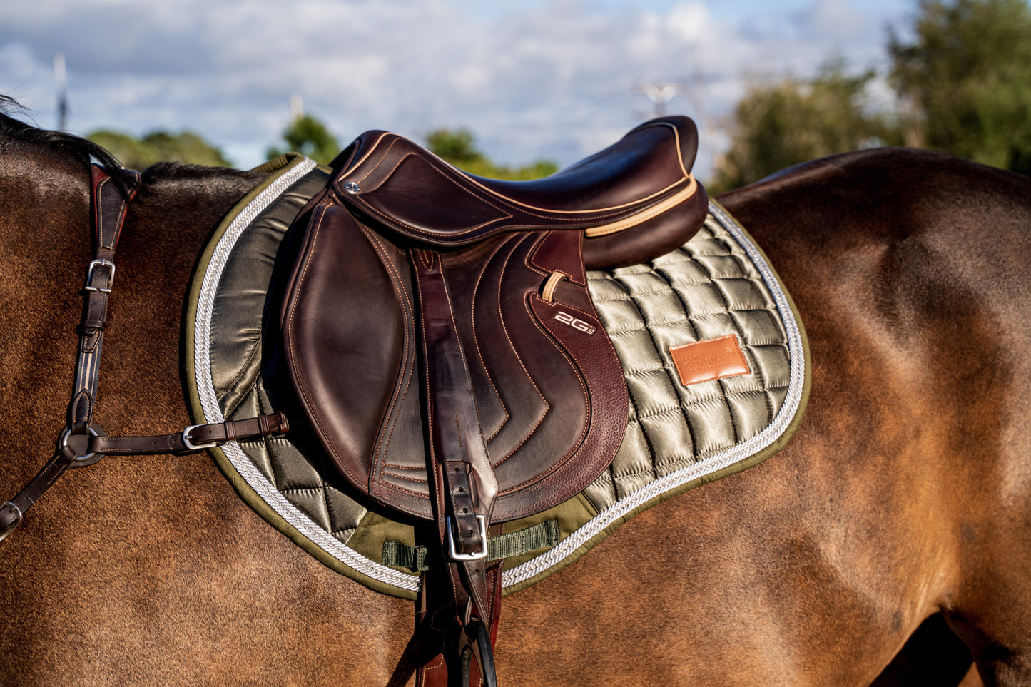 Sage Deluxe Crystal Satin Saddle Pad
